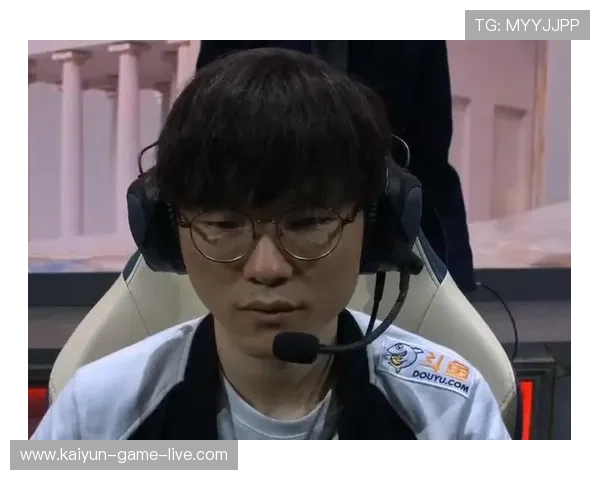 开云视讯大厅多开同屏流畅聚焦赛前BP战术克制